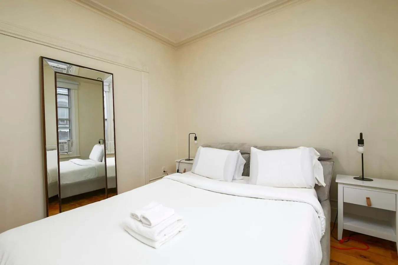 Ideal 4Br Property In Downtown Montreal Zc8 Canada