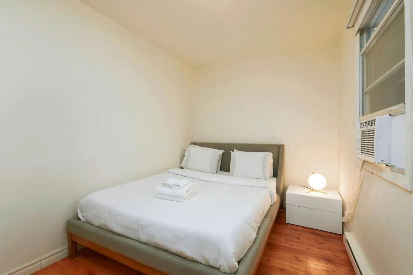 Ideal 4Br Property In Downtown Montreal Zc8