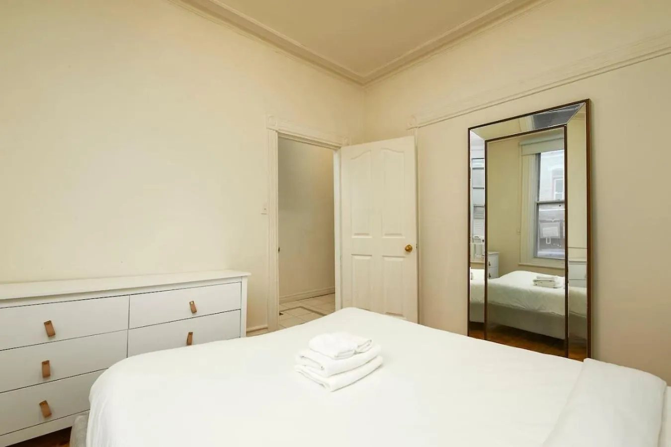 Ideal 4Br Property In Downtown Montreal Zc8 0*,  Canada